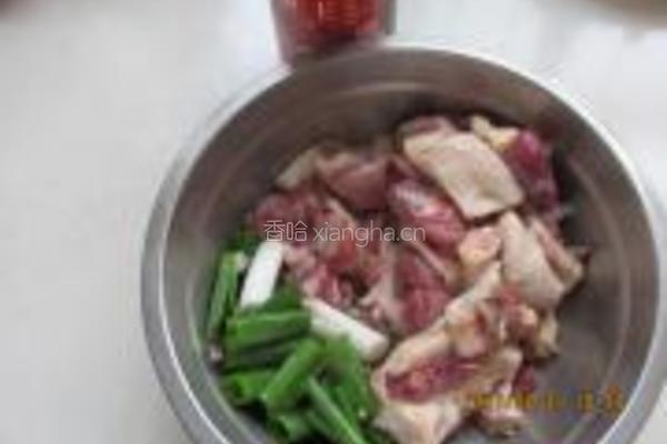 爆炒鸭腿的做法图解3