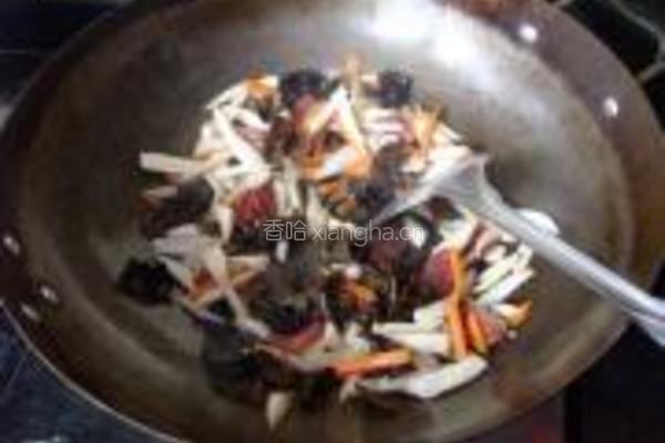菌菇蒜薹的做法图解9