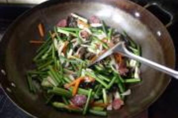 菌菇蒜薹的做法图解11