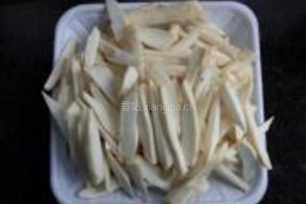 菌菇蒜薹的做法图解2
