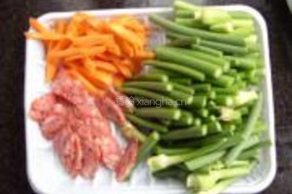 菌菇蒜薹的做法图解3