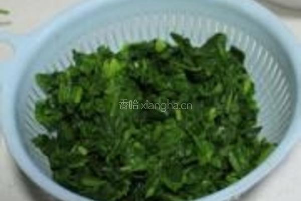 油渣清炒雪里红的做法图解3