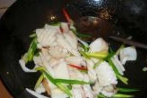 蒜薹鱿鱼的做法图解4