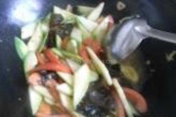 西葫芦番茄炒鸡蛋的做法图解8