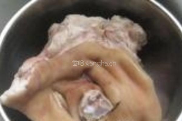 腐乳猪蹄膀的做法图解1