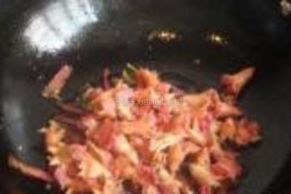 石榴花炒腊肉的做法图解11