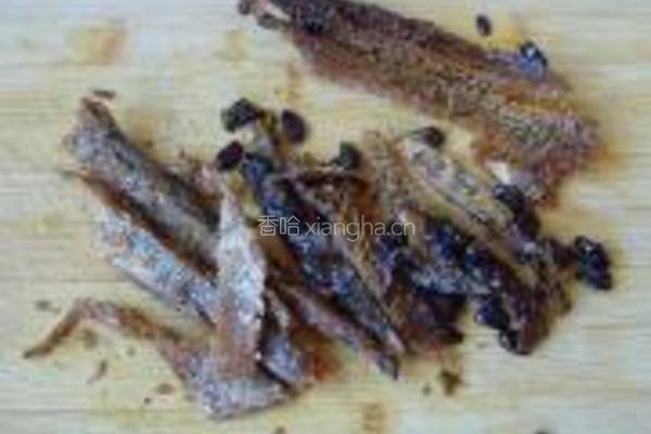 豆豉鲮鱼油麦菜的做法图解3