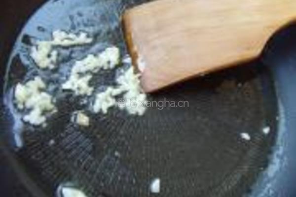 豆豉鲮鱼油麦菜的做法图解5