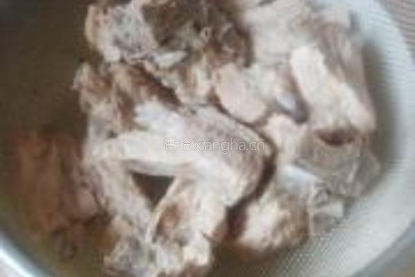 白菜年糕烩排骨的做法图解5