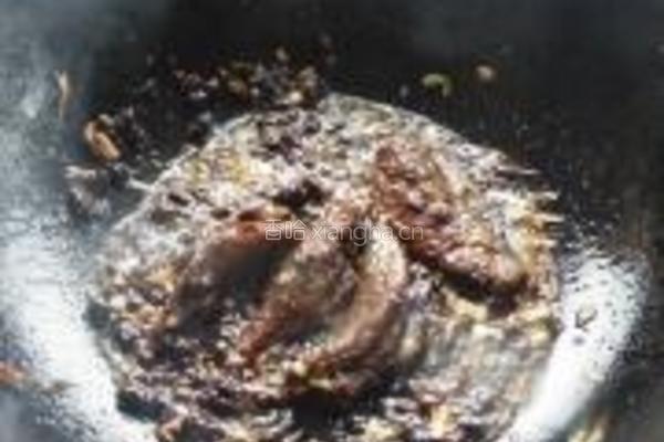 豆豉鲮鱼油麦菜的做法图解7