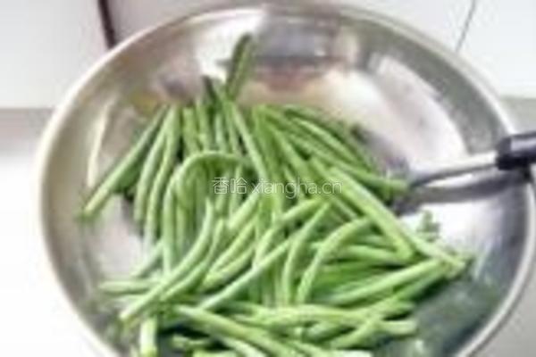 蒜蓉四季豆的做法图解2