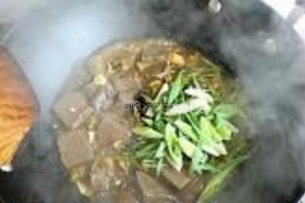 酸菜烧鸭血的做法图解12