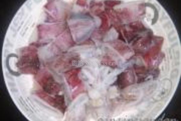辣椒炒鱿鱼圈的做法图解2
