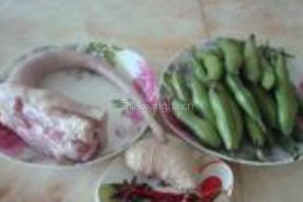 蚕豆烧猪尾的做法图解1
