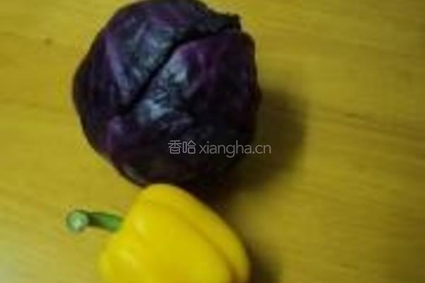 甜椒紫甘蓝拌木耳的做法图解1