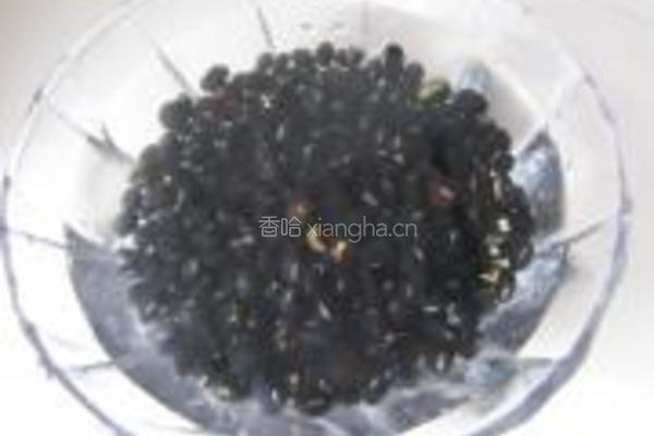 黑豆鸡爪的做法图解2