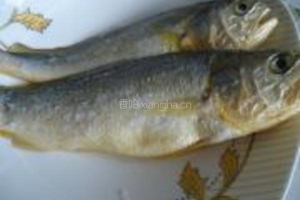 油炸小黄鱼的做法图解1