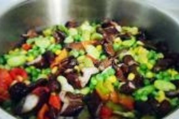 豆炒腊肥肠的做法图解6