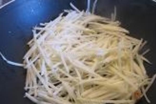 清炒土豆圆椒丝的做法图解5