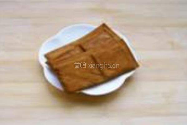熏干拌苦瓜的做法图解2