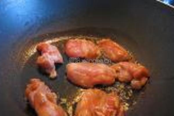 煎鸡腿肉炒蒜苔的做法图解4