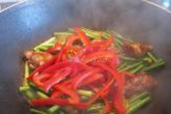 煎鸡腿肉炒蒜苔的做法图解8