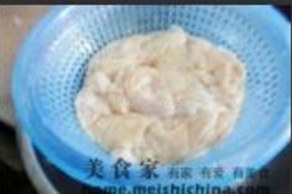酸菜炒猪肠的做法图解5