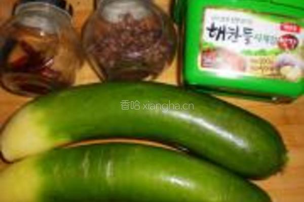 辣炒萝卜条的做法图解1