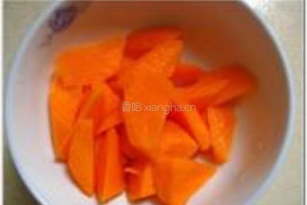 土茯苓茨实薏米煲瘦肉的做法图解3