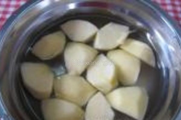 苹果酸焖鸡翅的做法图解2