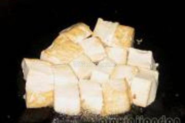 香肠炒豆腐的做法图解4