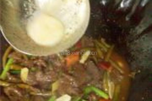 泡椒炒牛肉的做法图解8