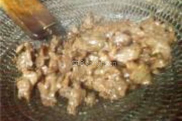 泡椒炒牛肉的做法图解3