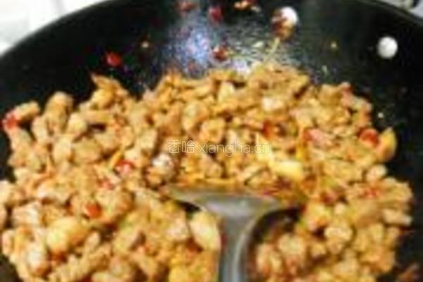 香辣红烧牛肉米粉的做法图解2