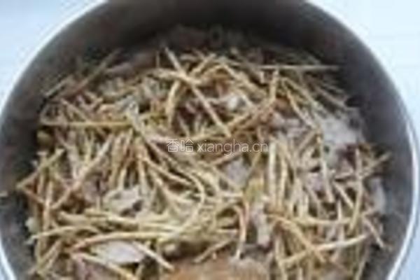 鱼腥草炒肉丝的做法图解7