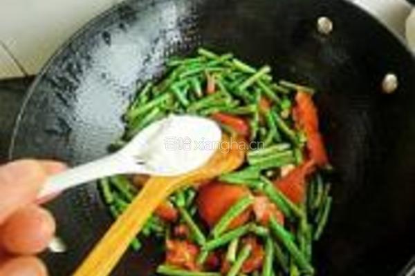 西红柿烧豆角的做法图解5