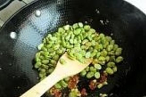 剁椒蚕豆炒鸡蛋的做法图解5