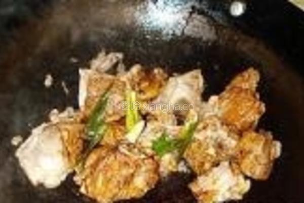 猪骨土豆的做法图解4