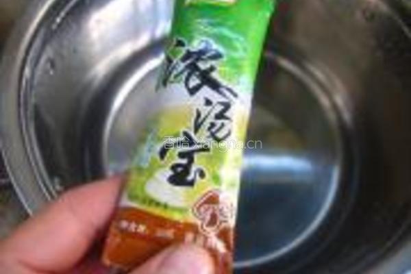 菌汤三鲜米线的做法图解4