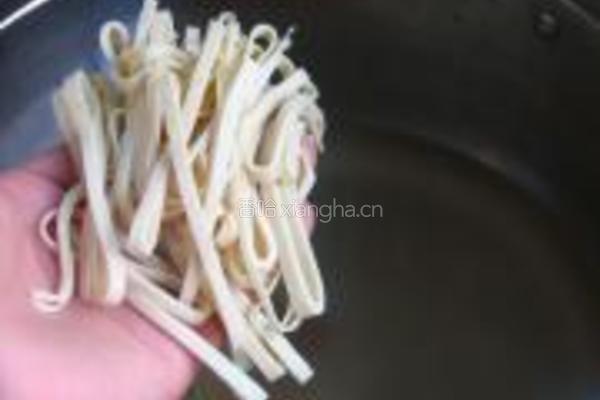 麻辣鸡汤米线的做法图解6