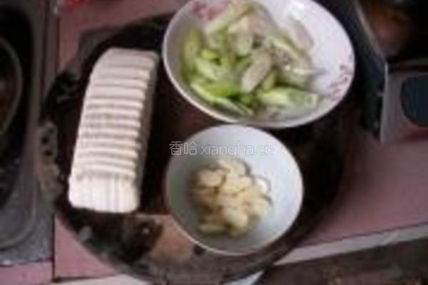 大葱炒豆腐的做法图解2