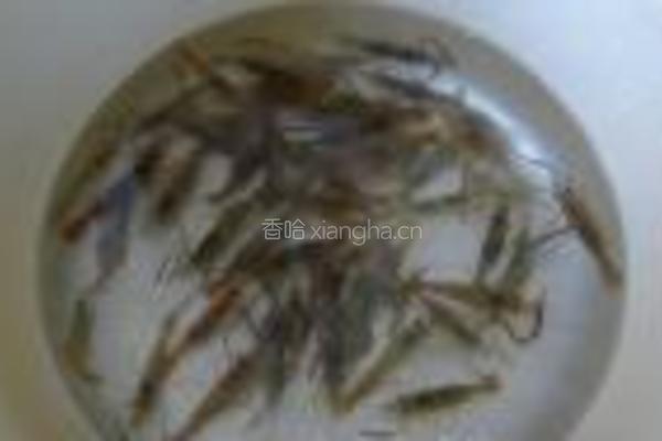 炒芒果的做法图解1