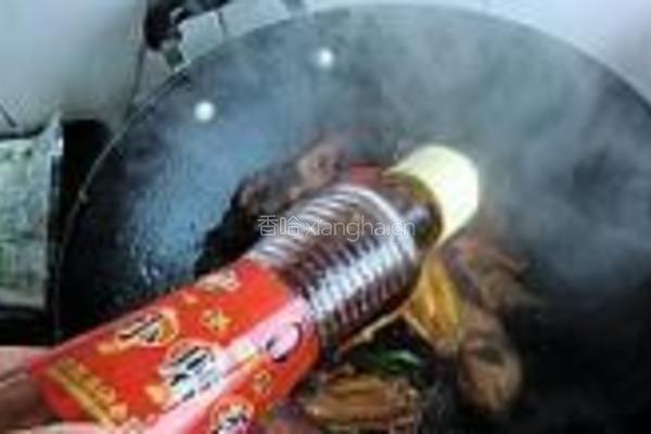 香菇焖鸡翅的做法图解15