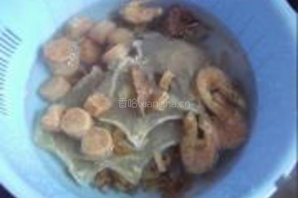 什锦海味猪骨汤的做法图解2
