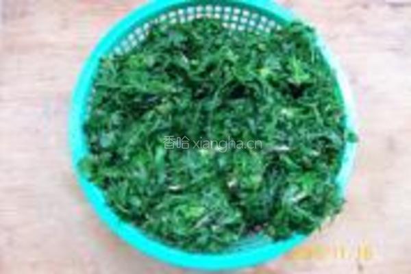 荠菜鲜肉黄金条的做法图解1