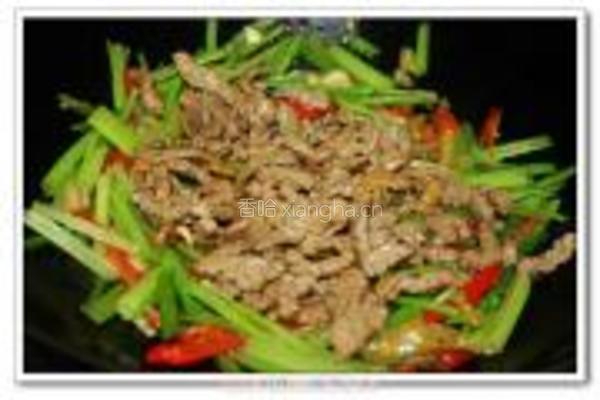 芹菜泡椒炒牛肉的做法图解12