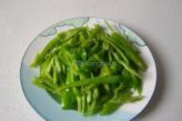 徽茶干青椒肉丝的做法图解3