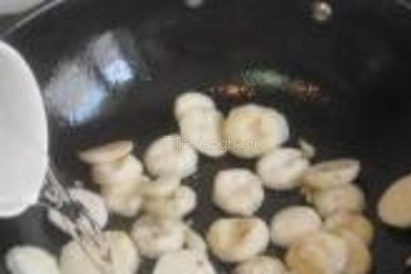 虾仁炒荸荠的做法图解6