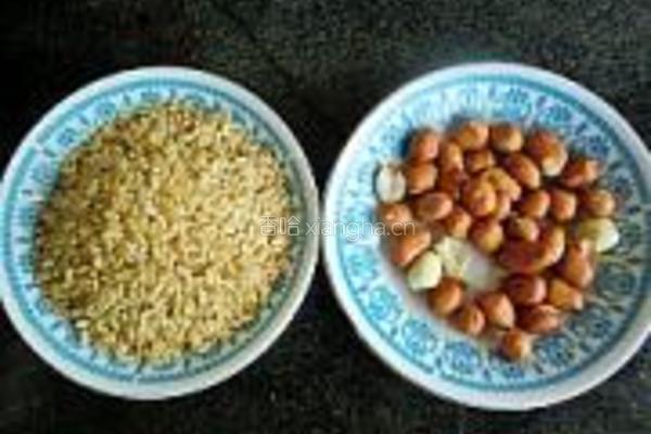 糙米花生豆浆的做法图解1