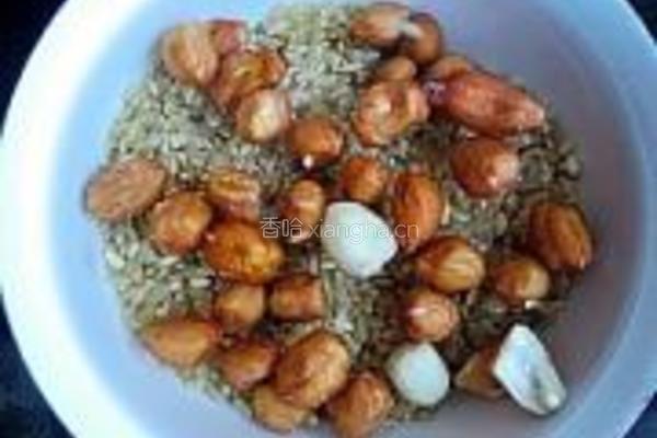 糙米花生豆浆的做法图解2
